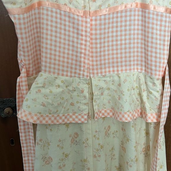 Gunne Sax by Jessica (Jessica McClintock) Maxi Dress, Peach Gingham and Floral - Picture 4 of 11
